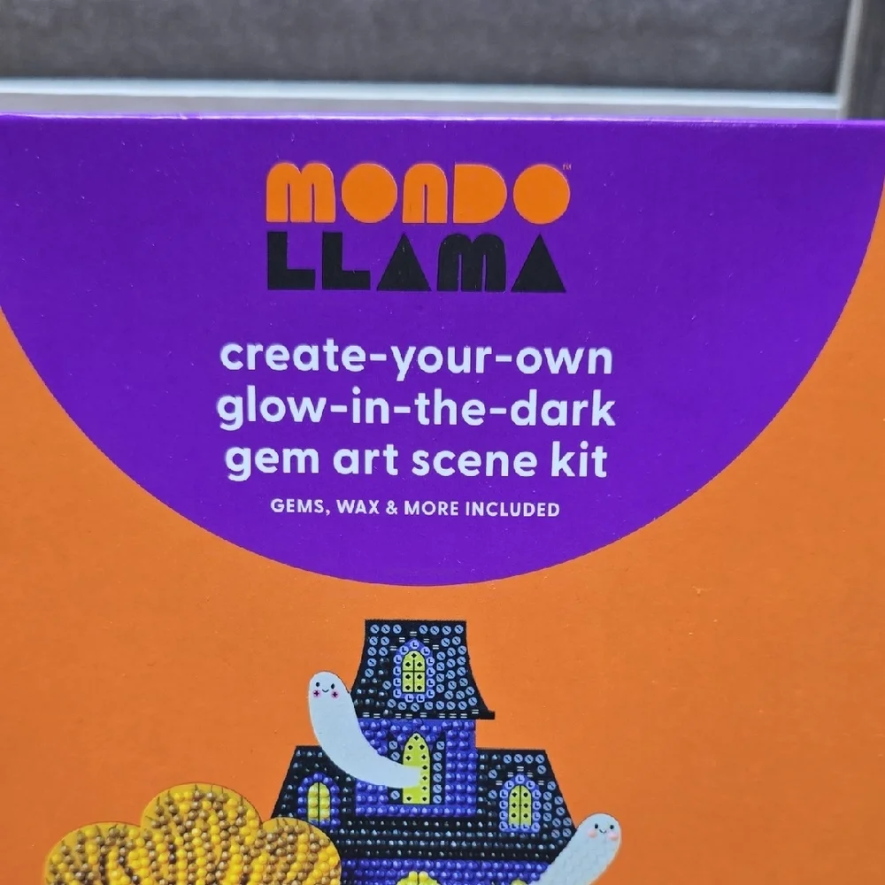 Mondo Llama Create‑Your‑Own Glow‑in‑the‑Dark Gem Art Scene Kit